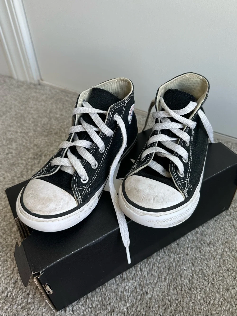 Converse shoes. Kids size 10
